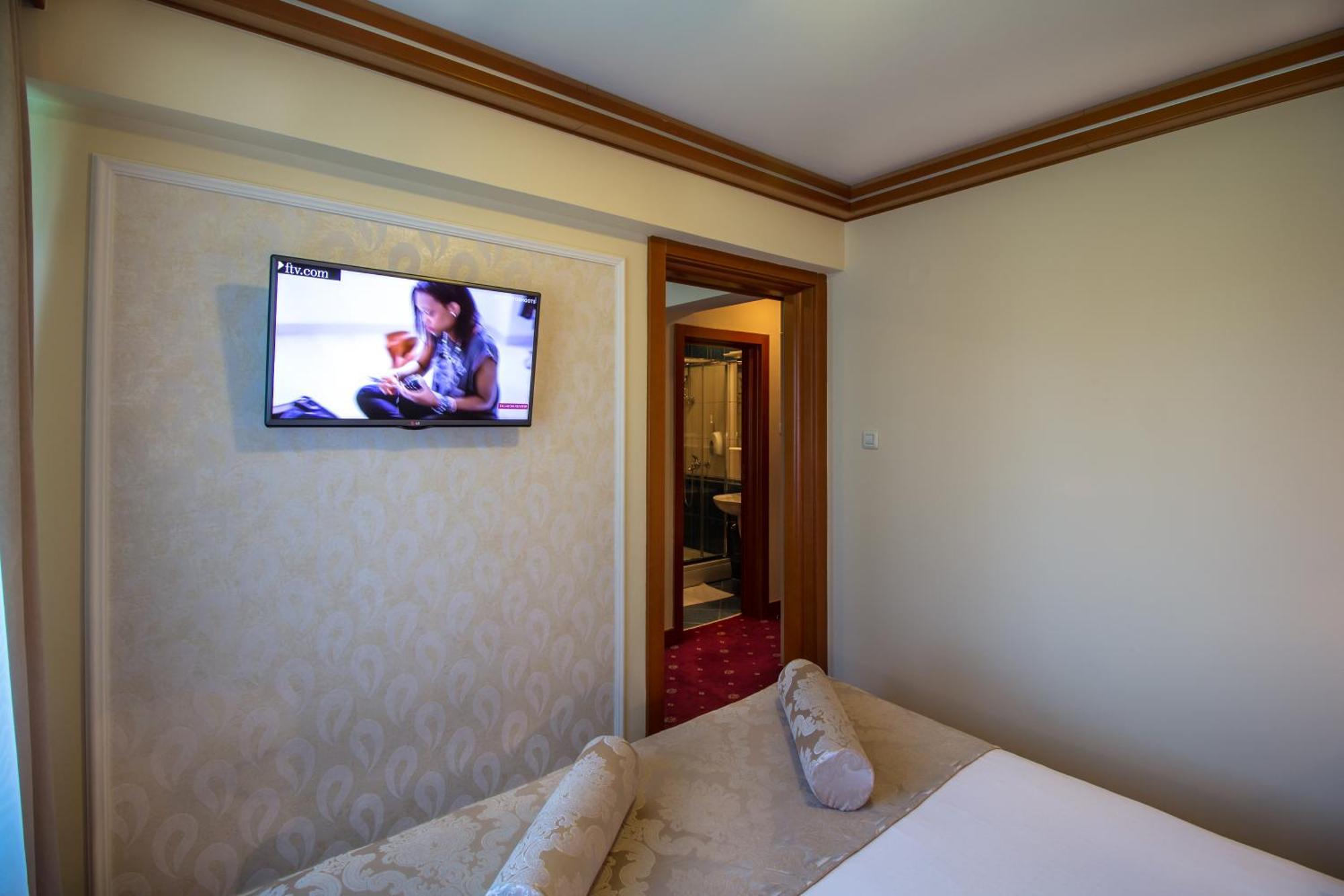 Hotel Cezar Баня-Лука Экстерьер фото