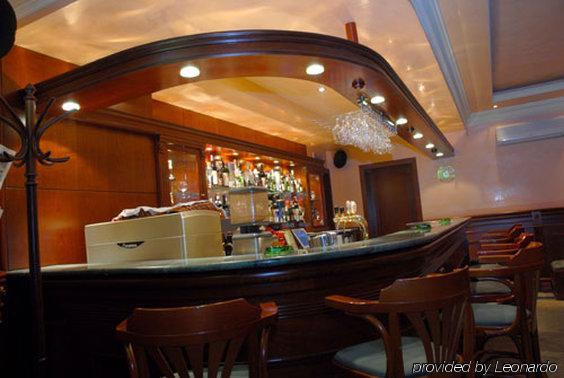 Hotel Cezar Баня-Лука Ресторан фото